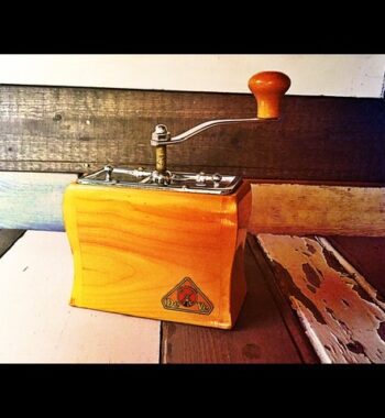 DeVe PeDe 400 Dienes coffee grinder Holland 1950