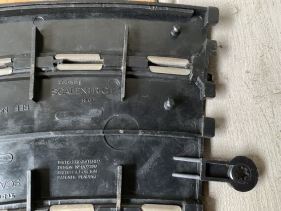 Scalextric Tri-ang CPT/53 race track piece 1:32 outer curve slot car 1970 England - Image 4