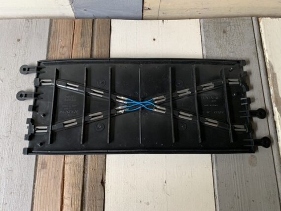 Scalextric Tri-ang CPT/82 crossover track piece 1:32 straight slot car 1970 England - Image 4