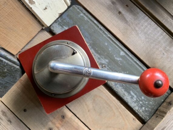 KYM 9339 square red white Coffee grinder Germany 1950 - Image 8