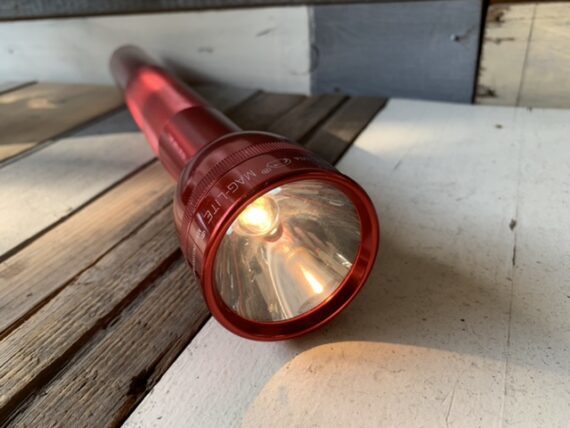 Maglite cherry red XL Flashlight 1990 USA - Image 2