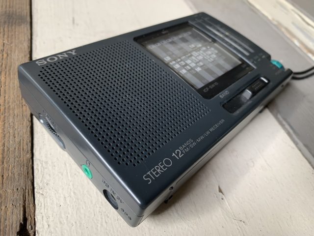 Sony ICF-SW10 world receiver 12 bands stereo 1990 Japan Sony ICF-SW10 world receiver 12 bands stereo 1990 Japan