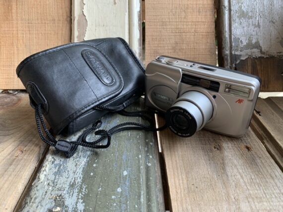 Olympus superzoom 70G camera bag 2000 Japan