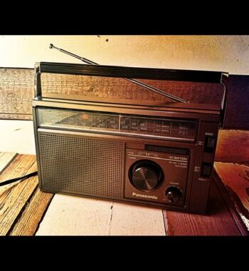 Panasonic RF-568 BS 2 band AM-FM radio Matsushita Electric 1980 Japan