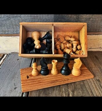 Chess set Staunton type wood in box 1950 Netherlands
