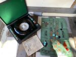 K&C bakelite roulette set wood box chips field 1950 England - Image 3