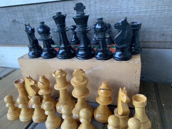 Chess set Staunton Revanche wood tournament lacquered Netherlands 1960