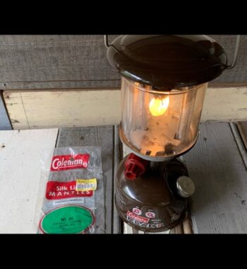 Coleman peak 1 model 222 camping lantern 1983 Canada