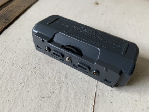 Sony Walkman MZR4 battery case for MD player 1990 Japan - Image 4