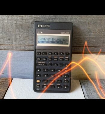 Hewlett Packard Calculator HP 17B Business desk 1987 USA