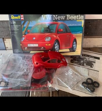 Revell model kit 07355 New Beetle 1999 Germany