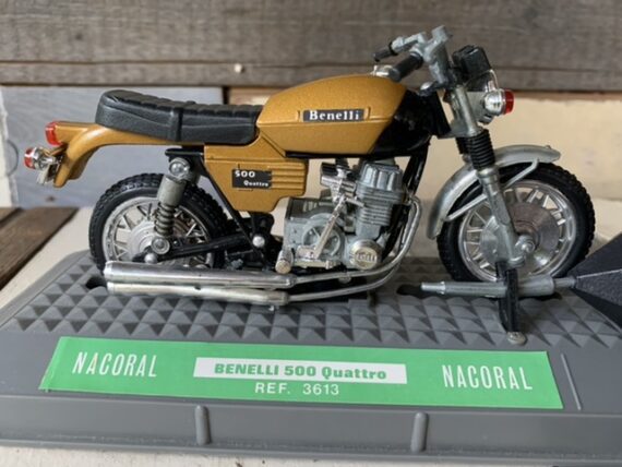Nacoral Benelli 500 quattro ref 3613 box motorcycle 1:15 model 1970 Spain - Image 4
