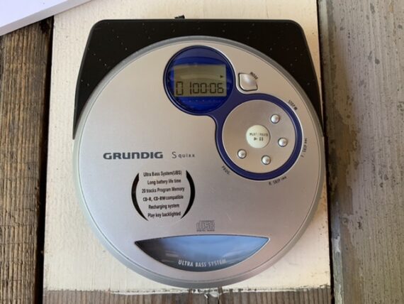 Grundig Squixx CDP 4300 portable CD player 1990 Germany
