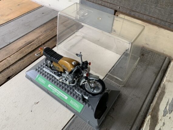 Nacoral Benelli 500 quattro ref 3613 box motorcycle 1:15 model 1970 Spain - Image 7