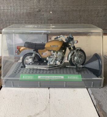 Nacoral Benelli 500 quattro ref 3613 box motorcycle 1:15 model 1970 Spain