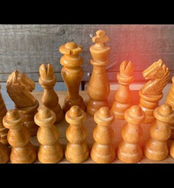 Chess set tournament size wood in box 1960 Belgium