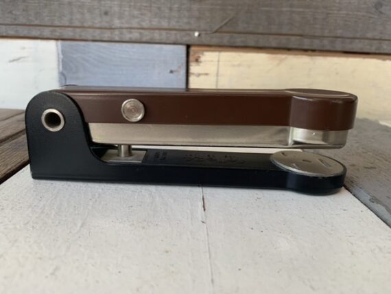 Folle 24 all metal Stapler by Henning Andreasen brown 1970 Denmark