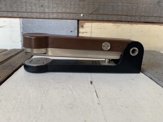 Folle 24 all metal Stapler by Henning Andreasen brown 1970 Denmark