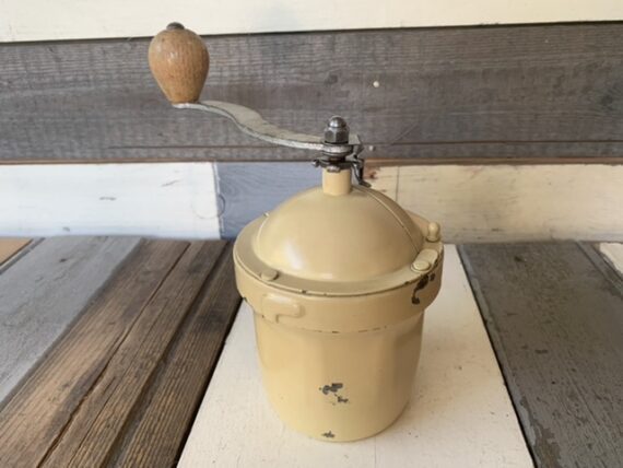 Peugeot G1 cream metal coffee grinder 1950 France - Image 6