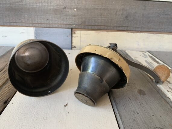 Peugeot G1 cream metal coffee grinder 1950 France - Image 7