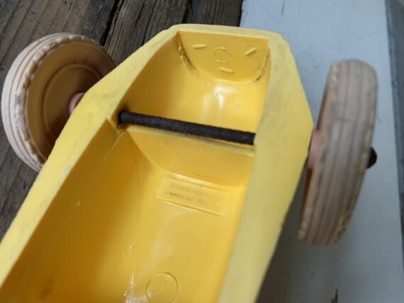 Tomte Stavanger big race car faded yellow vinyl 1970 Norway - Image 2