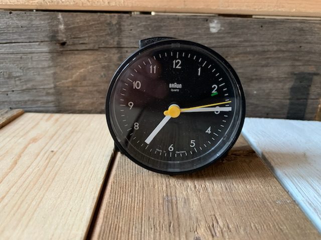 Braun 4748 AB5 Quartz alarm clock 1980 Germany - Vintage Man Braun 4748 AB5 Quartz alarm clock 1980 Germany - Vintage Man