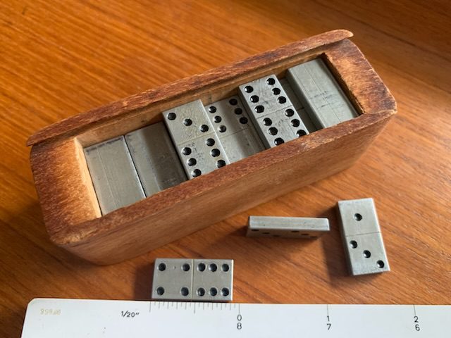 collecting vintage domino sets metal very small set