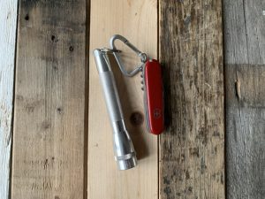 original vintage pocket knive and flashlight