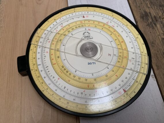 Loga 30 Tt circular duplex slide rule in case 1950 Switzerland - Image 5