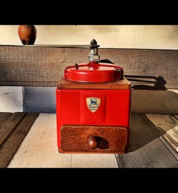 Peugeot Peuginox red coffee grinder 1950 France