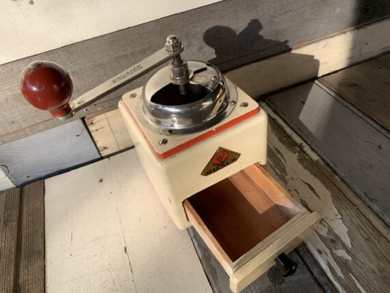 PeDe Dienes 619 square red white Coffee grinder Germany 1950