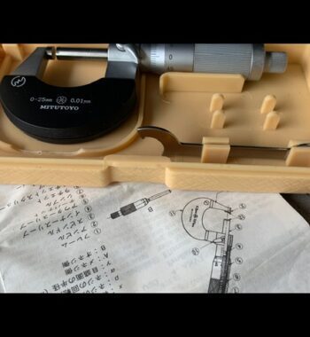 Mitutoyo 102-221 steel micro-meter in plastic case 1980 Japan