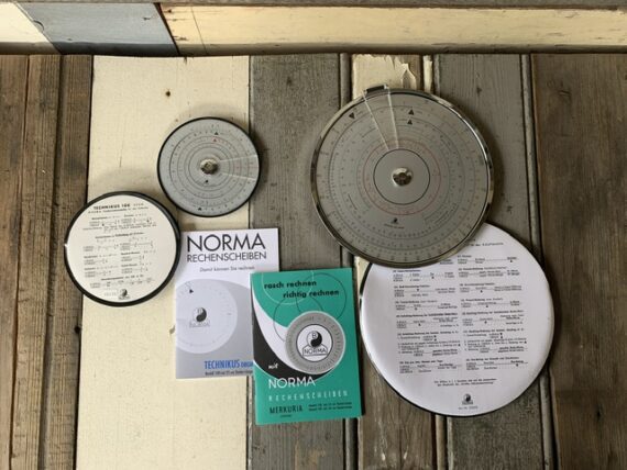 2x Norma Mercuria 190 + 100 Technikus circular slide rules case 1970 Germany - Image 2