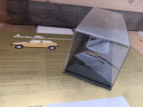 Metro Vanden Plas brochure and Lledo model Rover SD1 box 1980's England - Image 5