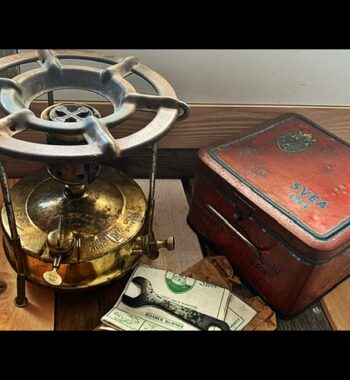 SVEA 126L brass camping stove Sievert in tin 1960 Sweden