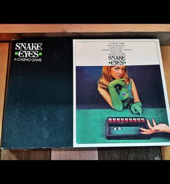 Snake eyes dice game in box 1969 Vic-toy England
