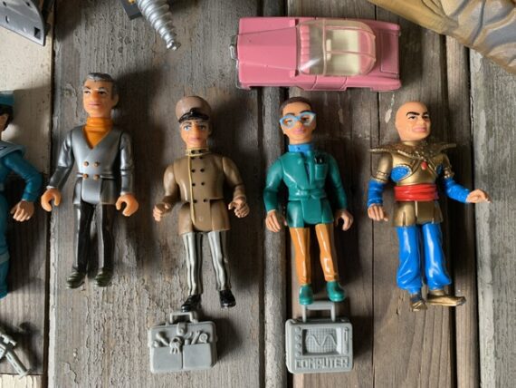 Thunderbirds Tracy Island Matchbox Box figures complete 1992 - Image 5