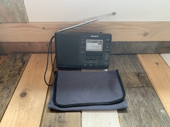 Sony ICF-SW30 world receiver digital with sleeve 1990 Japan - Image 7