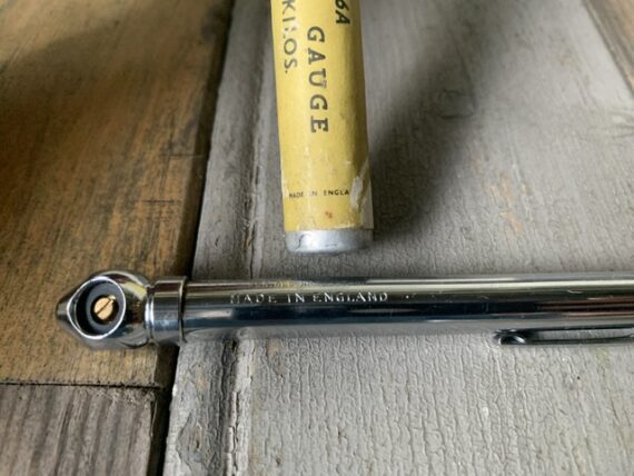 Dunlop 6A classic car tire pressure gauge straight tool tube 1960 England - Image 3