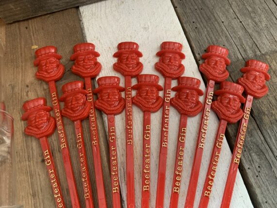 Beefeater Dry Gin lot 3x glasses 12x stirrer swizzle sticks 1980 England - Image 3