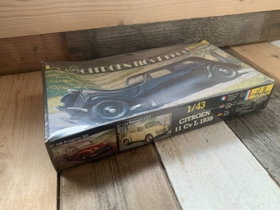 Heller 159 Citroen 11CV L 1939 1:43 model kit 1970 France