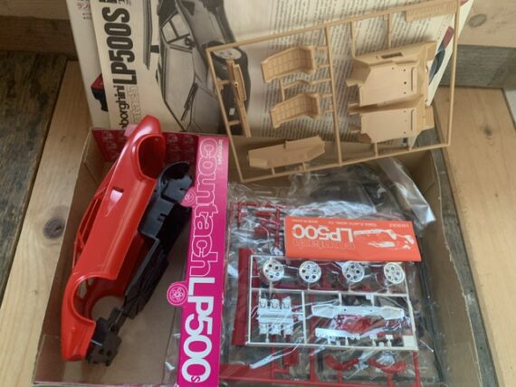 Tamiya 24006 Lamborghini Countach LP500s motorized model kit 1988 Japan - Image 4