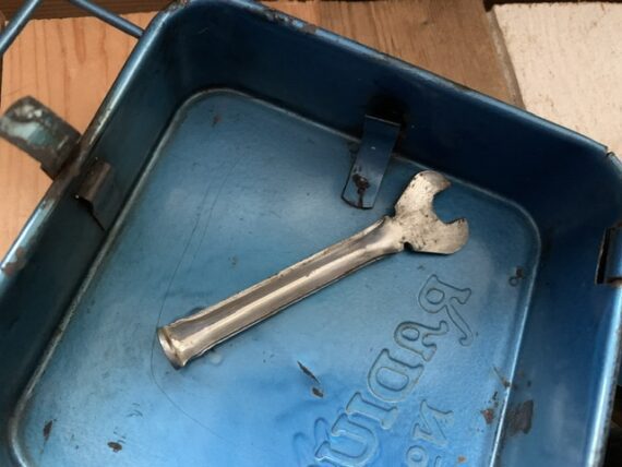 Radius 46 LTD metal case camping stove with accessories 1950 Sweden - Image 6