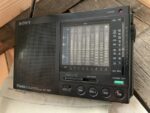 Sony ICF-SW7601 12-band world receiver case 1990 Japan