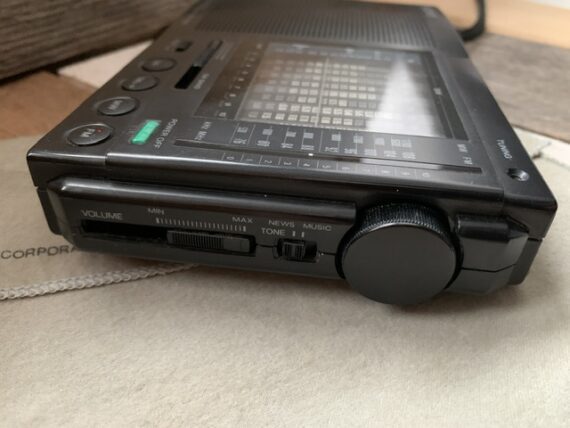 Sony ICF-SW7601 12-band world receiver case 1990 Japan - Image 7