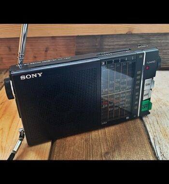 Sony ICR-4800 world receiver 6 bands stereo leather case1980 Japan