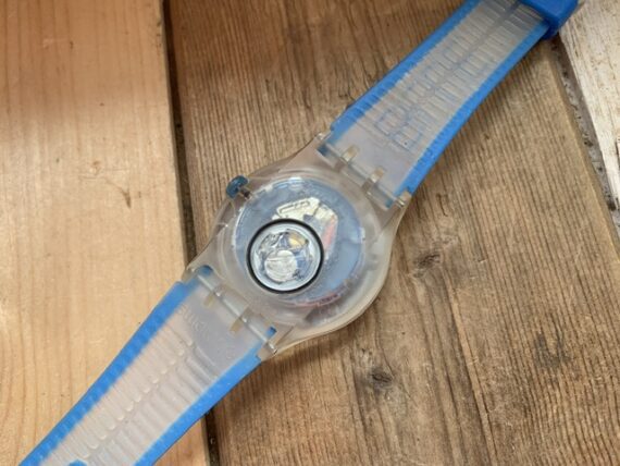 Swatch SUJK 104 Fluid Word BLUE mens quartz watch 2005 Swiss