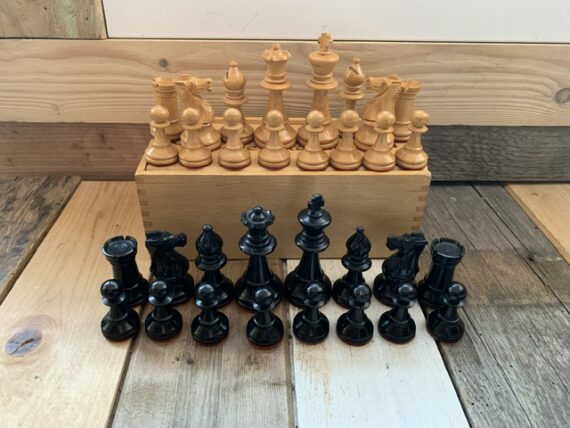 Lardy staunton Chess set K74 larger size weighted 1960 France - Image 3