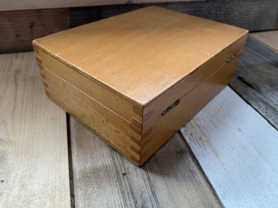 Large early light weight Chess set K8 ca. 1900 England - Image 3