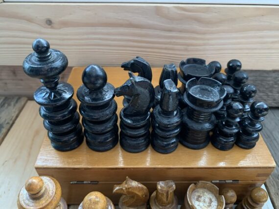 Large early light weight Chess set K8 ca. 1900 English